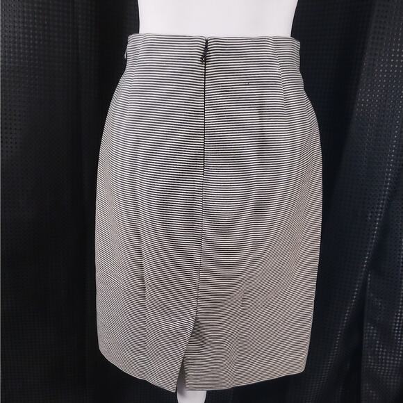 TALBOTS PETITES! SUPER CHIC BLACK AND CREAM MICRO STRIPED SKIRT! LINED! SZ 6P - Picture 5 of 8